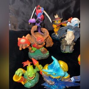 Skylanders- Lot of 19